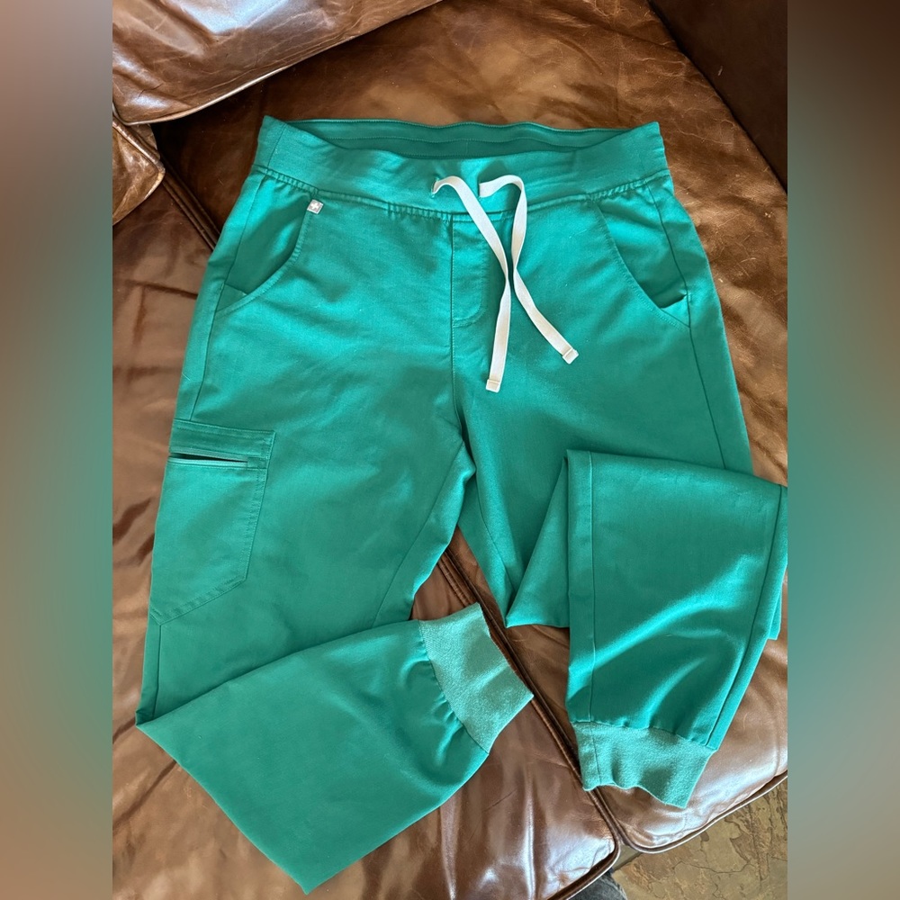 FIGS Technical Collection Hunter Green Joggers